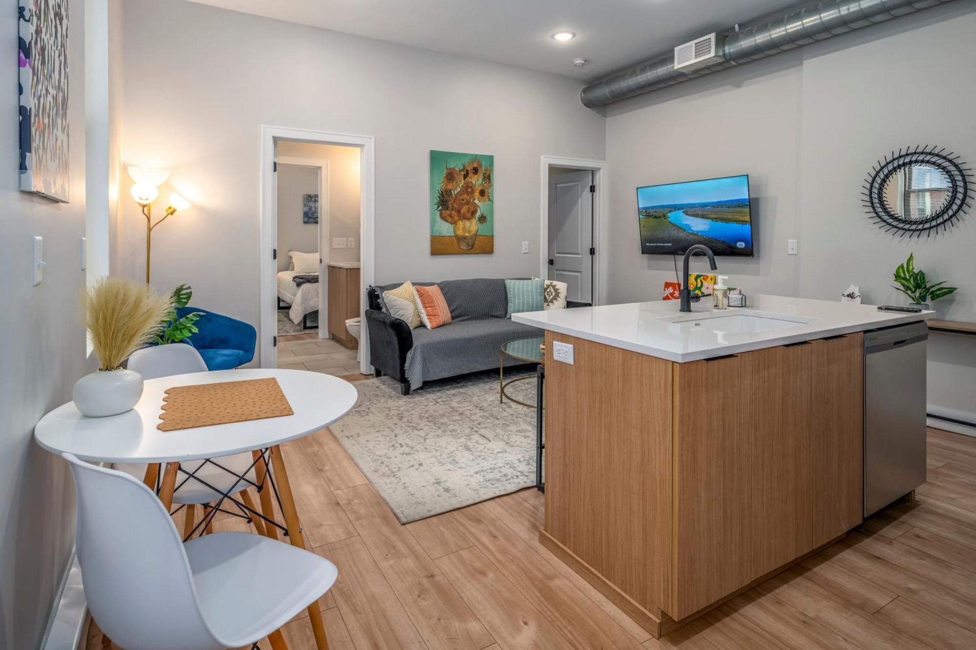 Prime Otr, 3 Lux Queen Beds, Two 55In Tvs, Steps To Tql, Findlay Market, Light Rail, Fast Wifi 辛辛那提 外观 照片