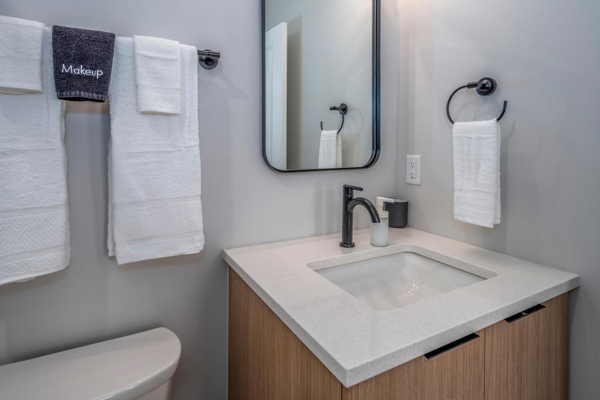 Prime Otr, 3 Lux Queen Beds, Two 55In Tvs, Steps To Tql, Findlay Market, Light Rail, Fast Wifi 辛辛那提 外观 照片